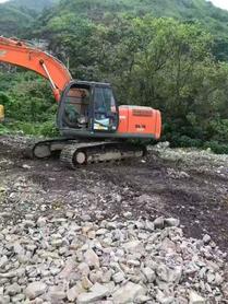 Buy Hitachi EX200-3 Used Excavator / 4 Buy Hitachi EX200-3 Used Excavator / 4