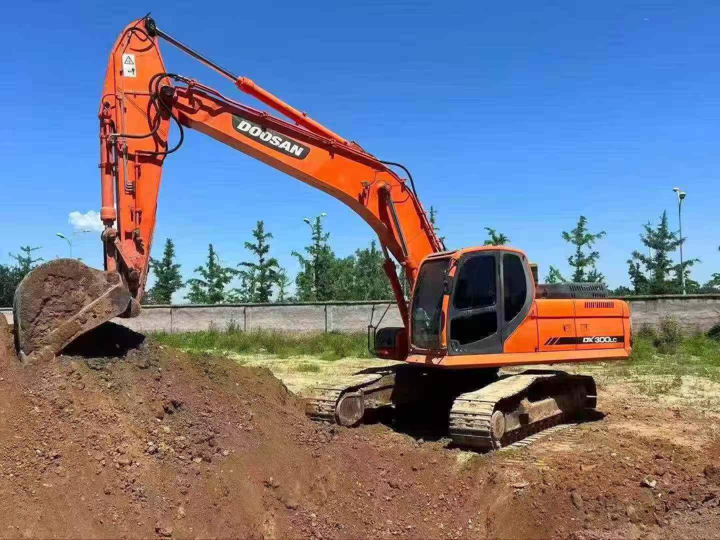 Buy Doosan DX260LC Used Excavator / 1