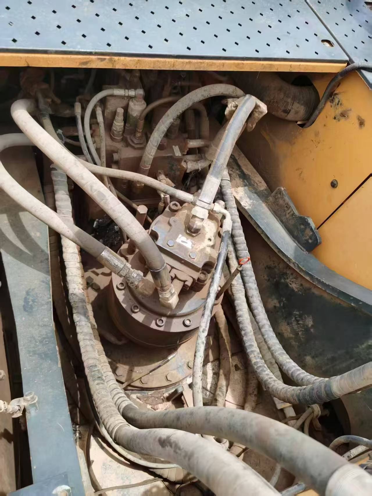 Buy Hyundai R305LC-7 Used Excavator / 4 Buy Hyundai R305LC-7 Used Excavator / 4