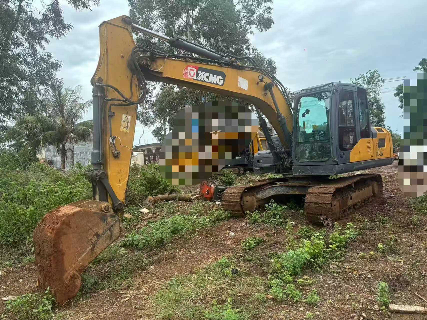 Buy XCMG XE135B Used Excavator / 1