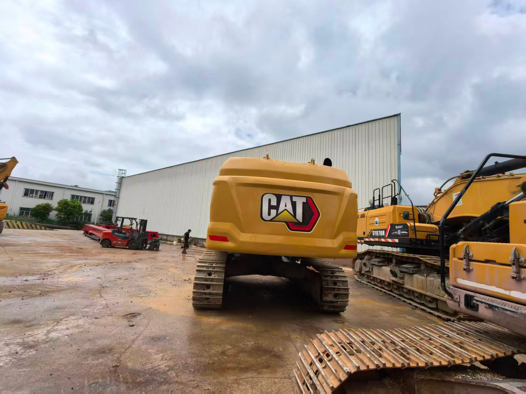 Buy Caterpillar 349E Used Excavator / 1