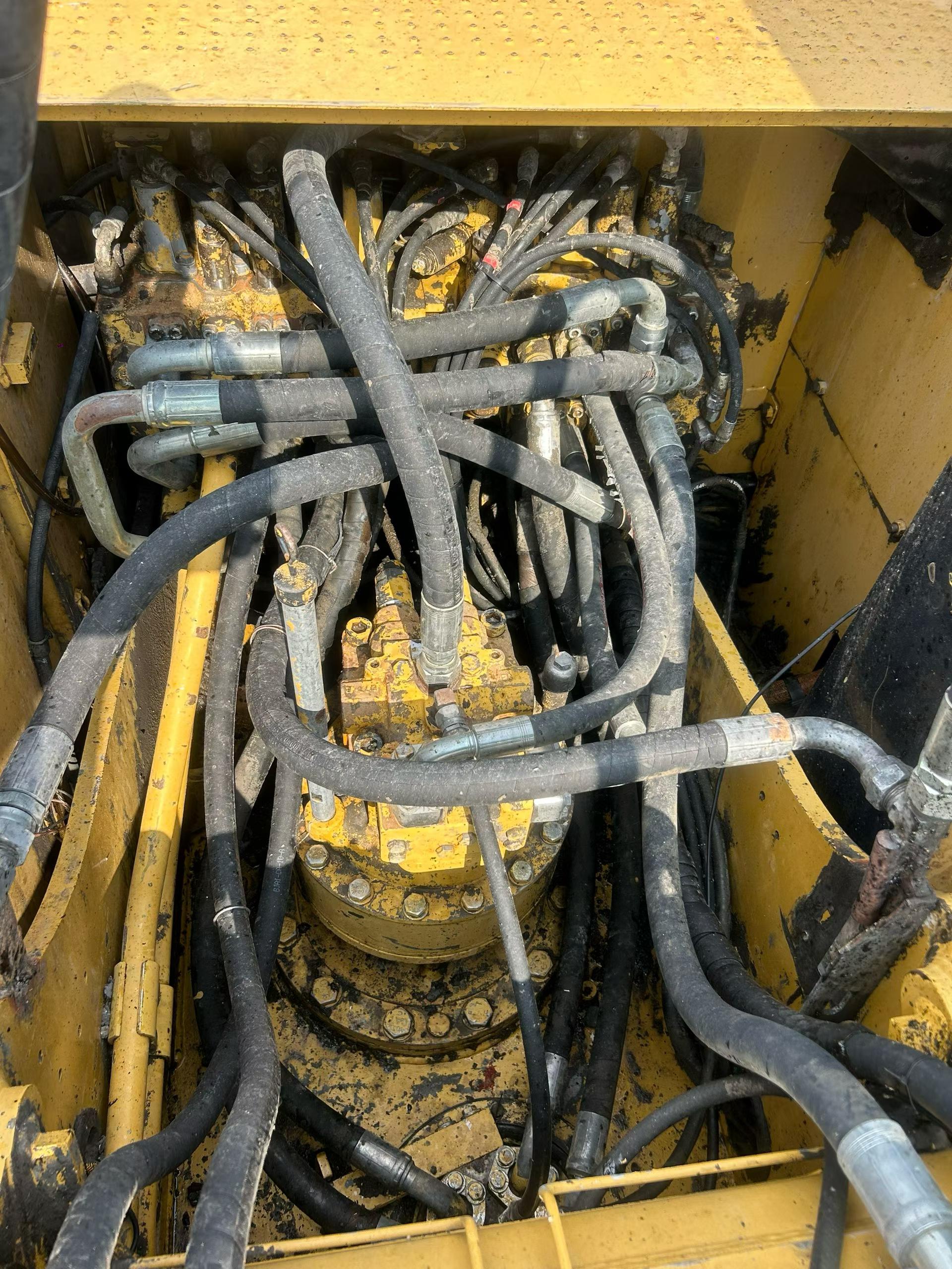 Buy Caterpillar 320D Used Excavator / 4 Buy Caterpillar 320D Used Excavator / 4