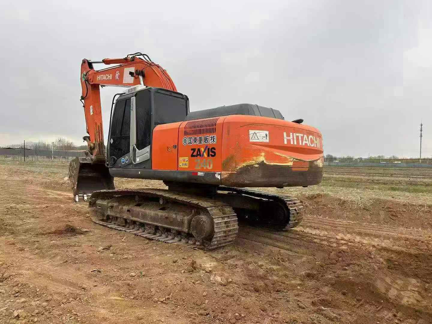 Buy Hitachi ZX240 Used Excavator / 1