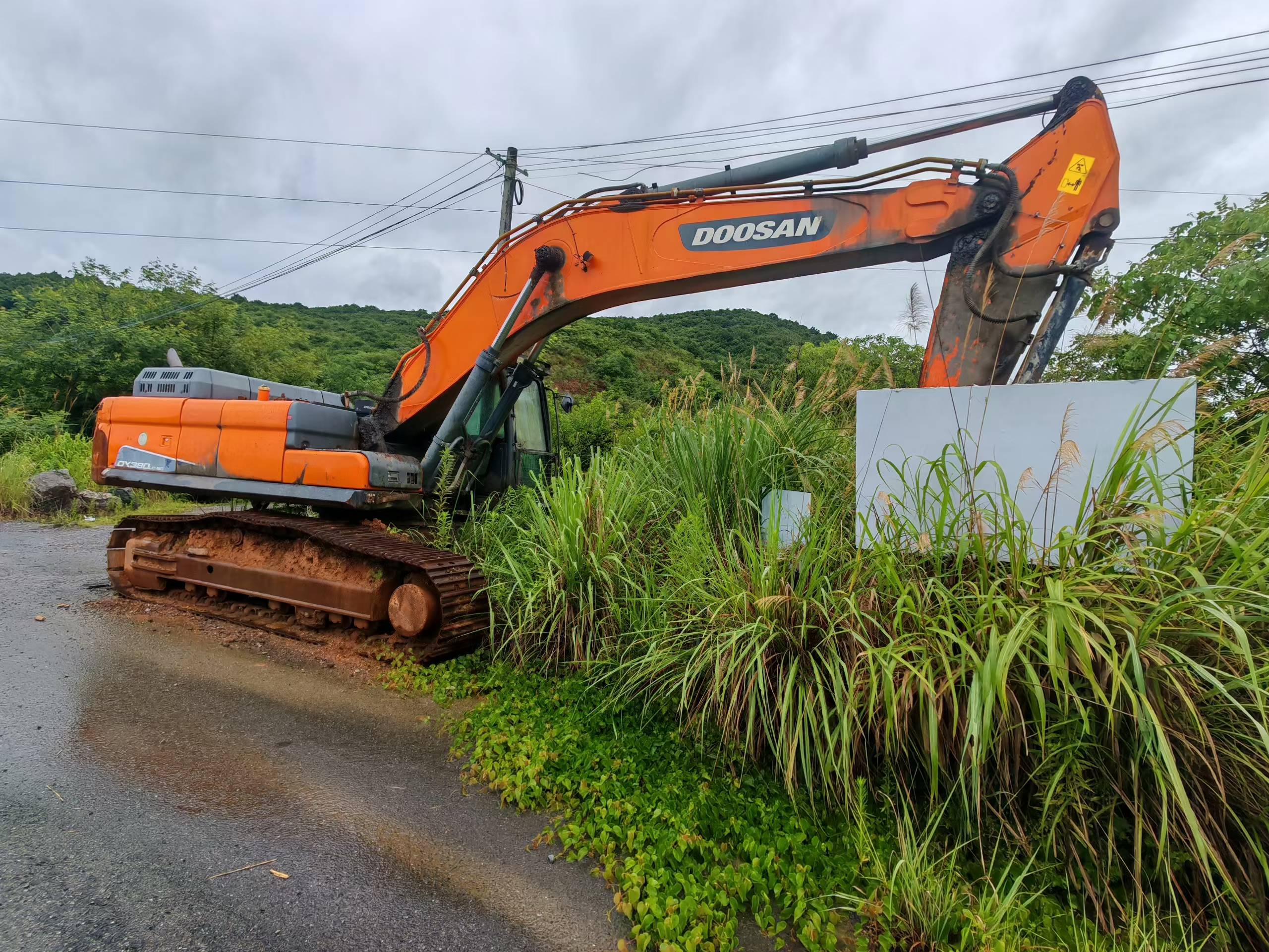 Buy Doosan DX380 Used Excavator / 1