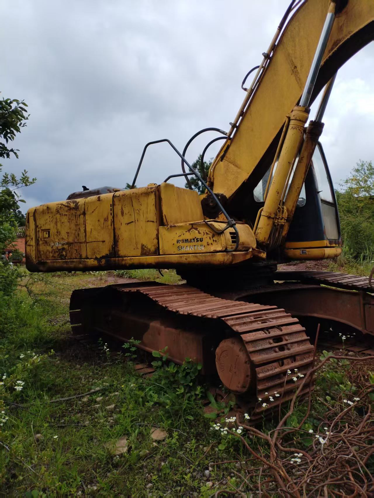 Buy Komatsu PC220-6 Used Excavator / 2