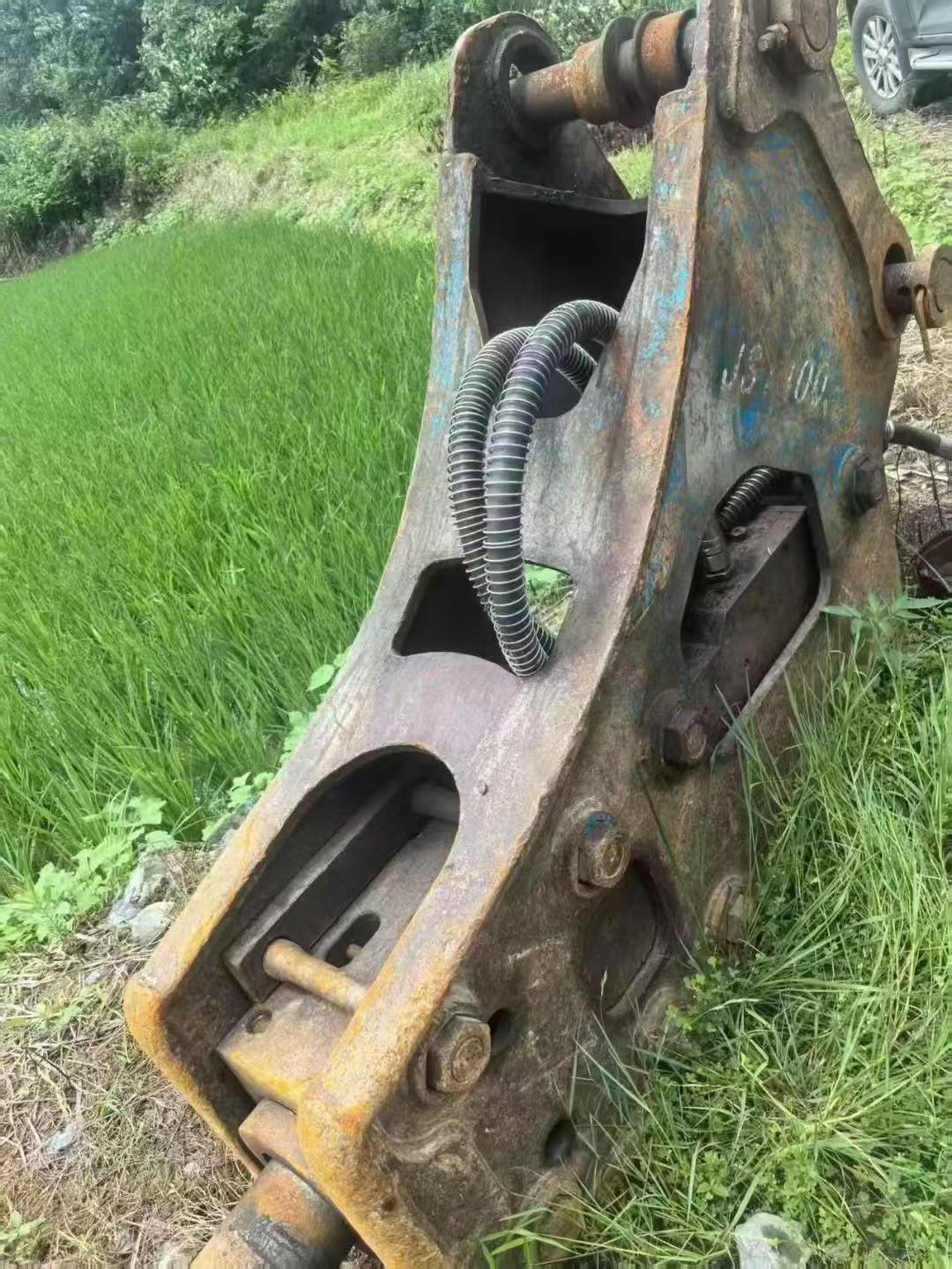 Buy Caterpillar 320D Used Excavator / 2 Buy Caterpillar 320D Used Excavator / 2