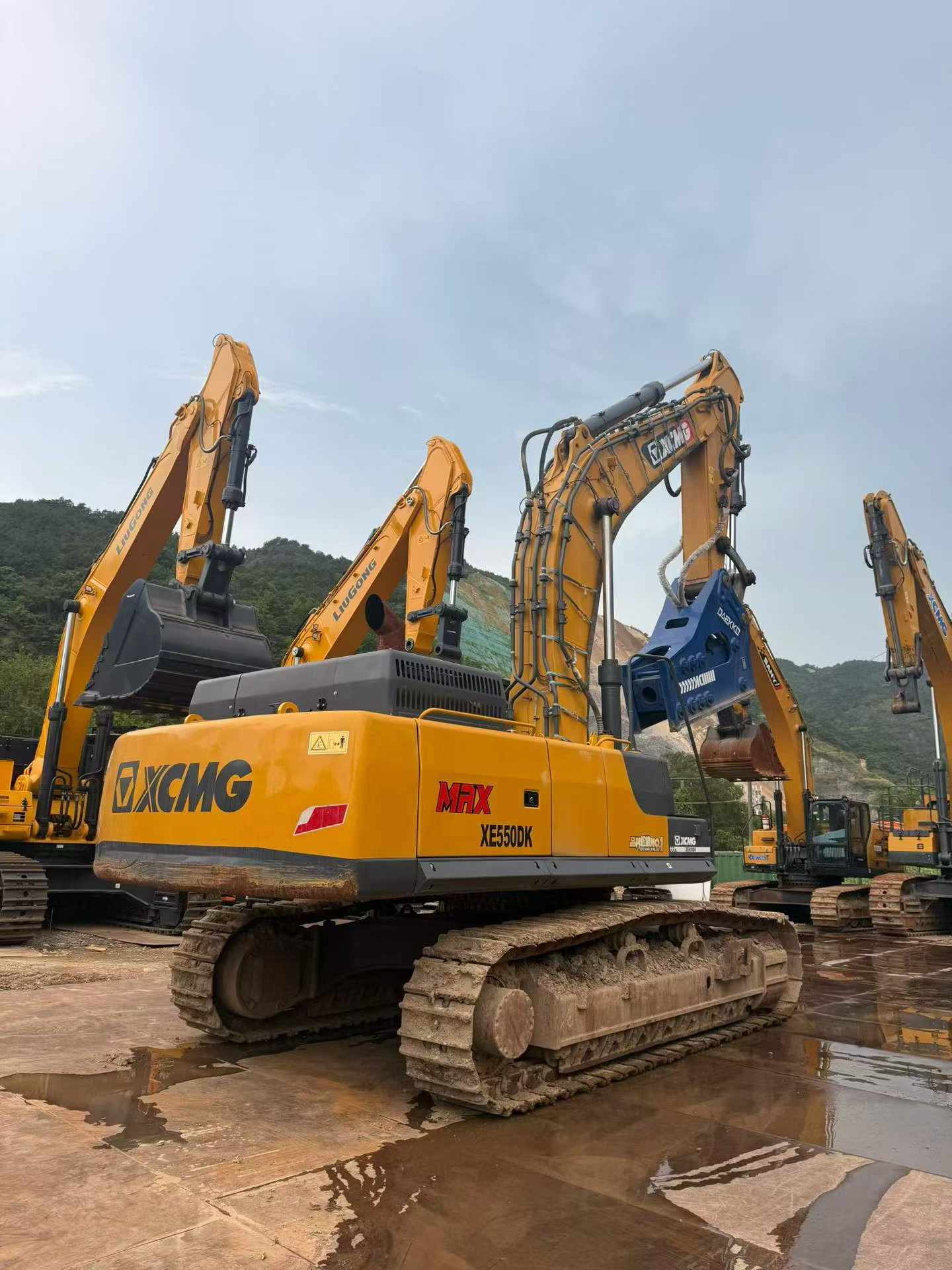 Buy XCMG XE550DK Used Excavator / 2 Buy XCMG XE550DK Used Excavator / 2