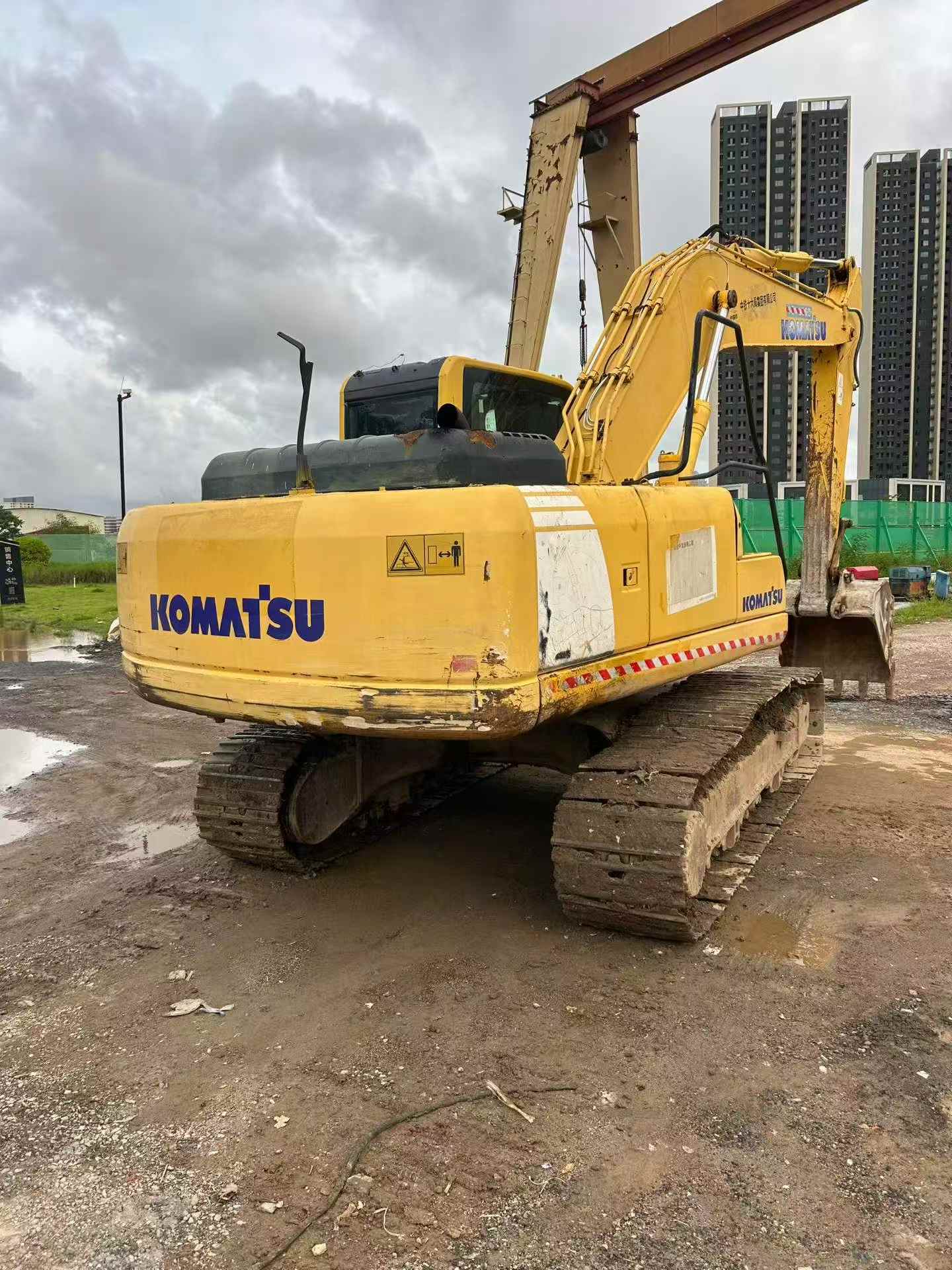 Buy Komatsu PC200-8 Used Excavator