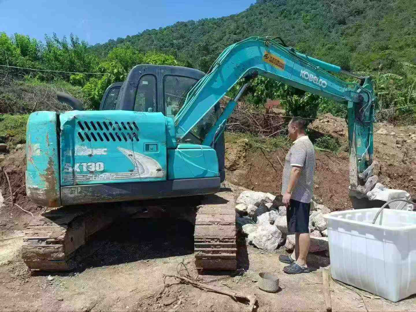 Buy Kobelco SK75 Used Excavator / 3 Buy Kobelco SK75 Used Excavator / 3