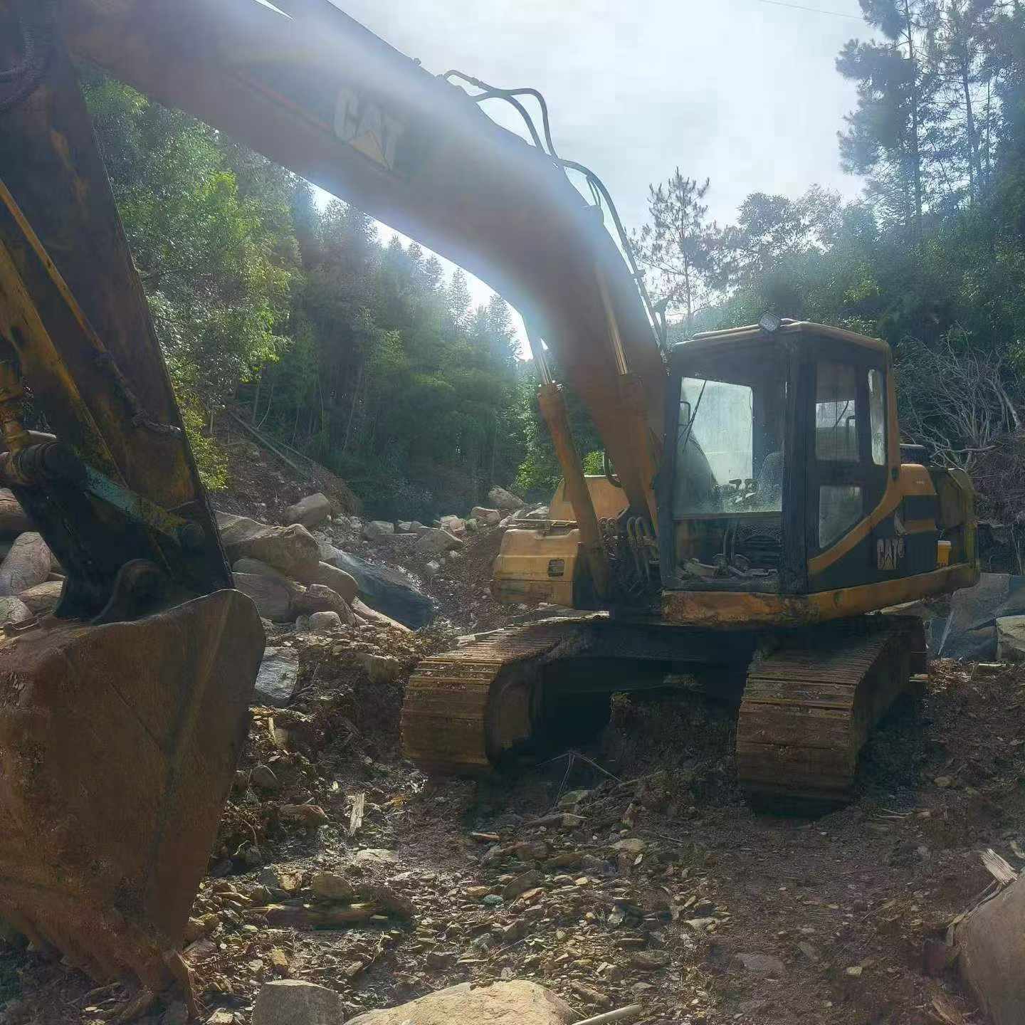Buy Caterpillar 320B Used Excavator