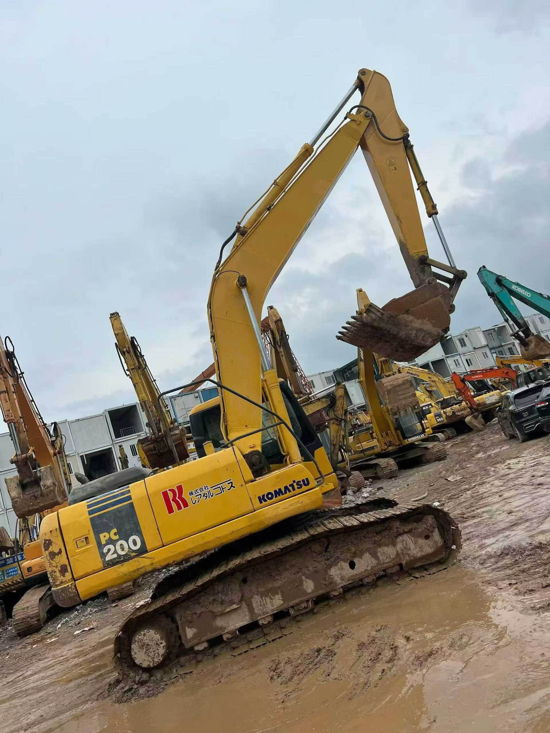 Buy Komatsu PC200-7 Used Excavator / 3 Buy Komatsu PC200-7 Used Excavator / 3
