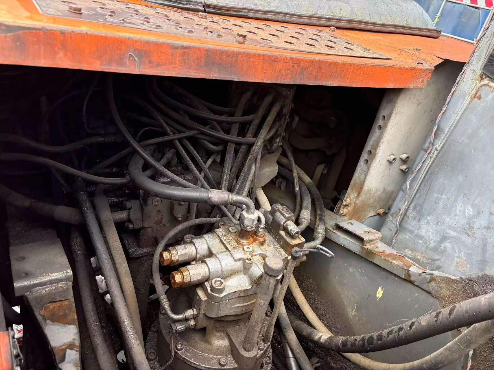 Buy Hitachi EX200-3 Used Excavator / 7 Buy Hitachi EX200-3 Used Excavator / 7