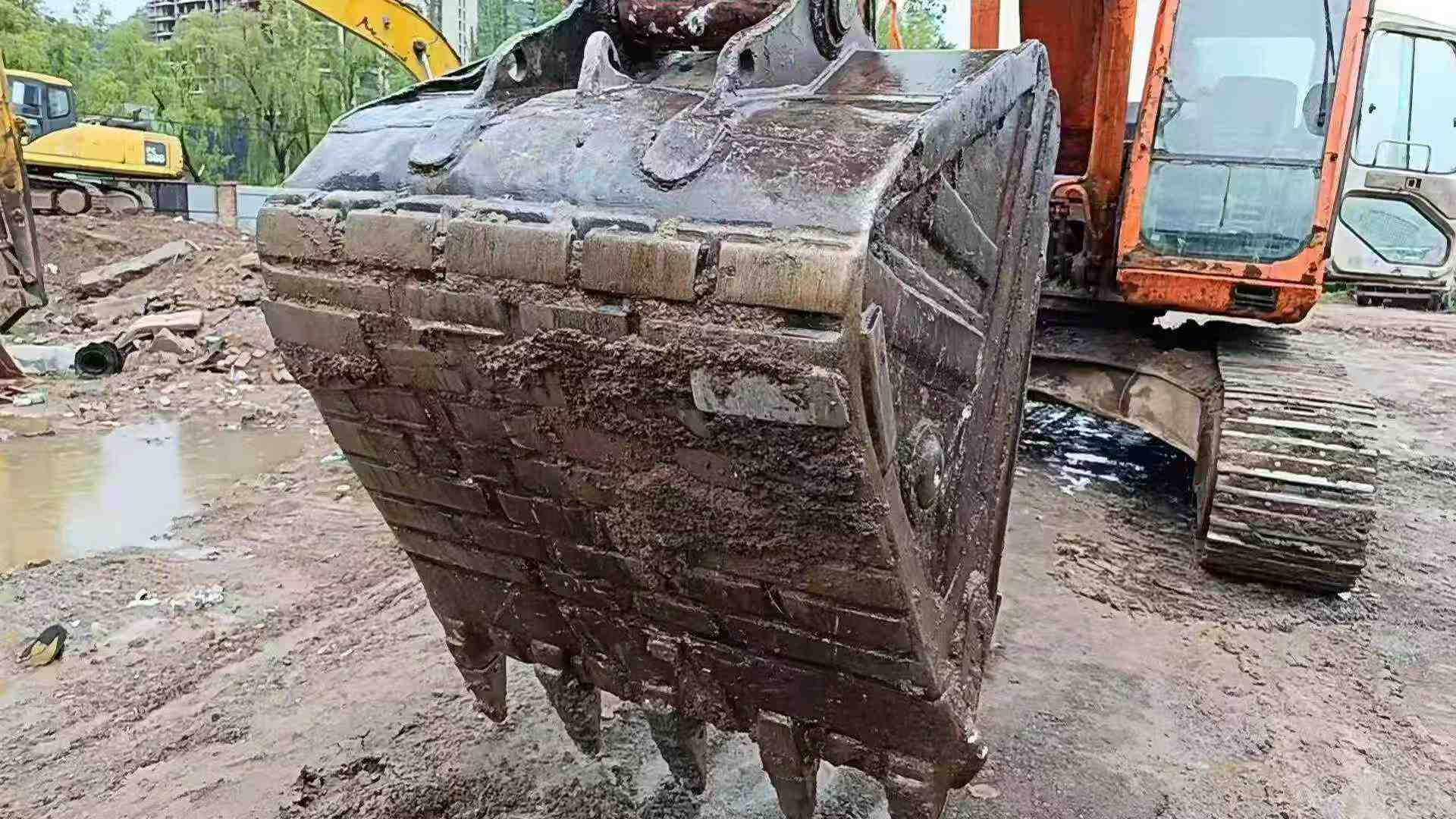 Buy Doosan DH300-7 Used Excavator / 1