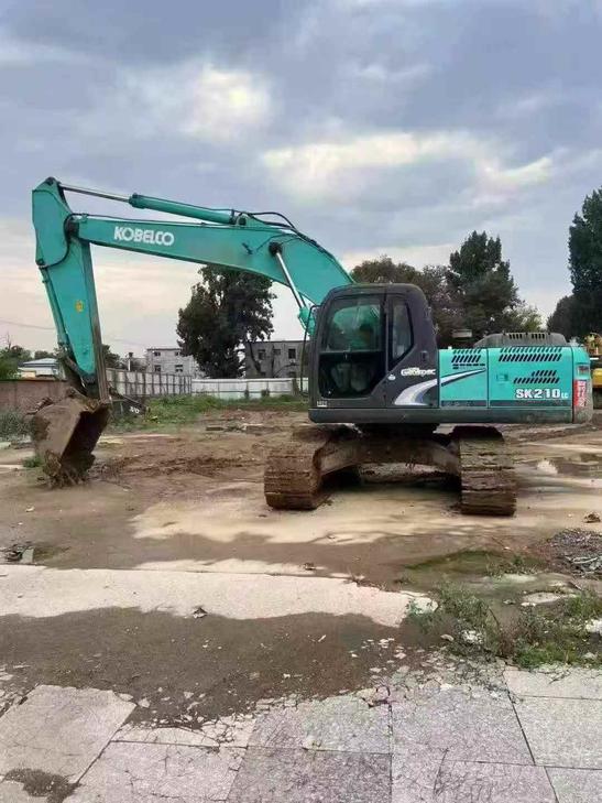 Buy Kobelco SK210 Used Excavator / 1