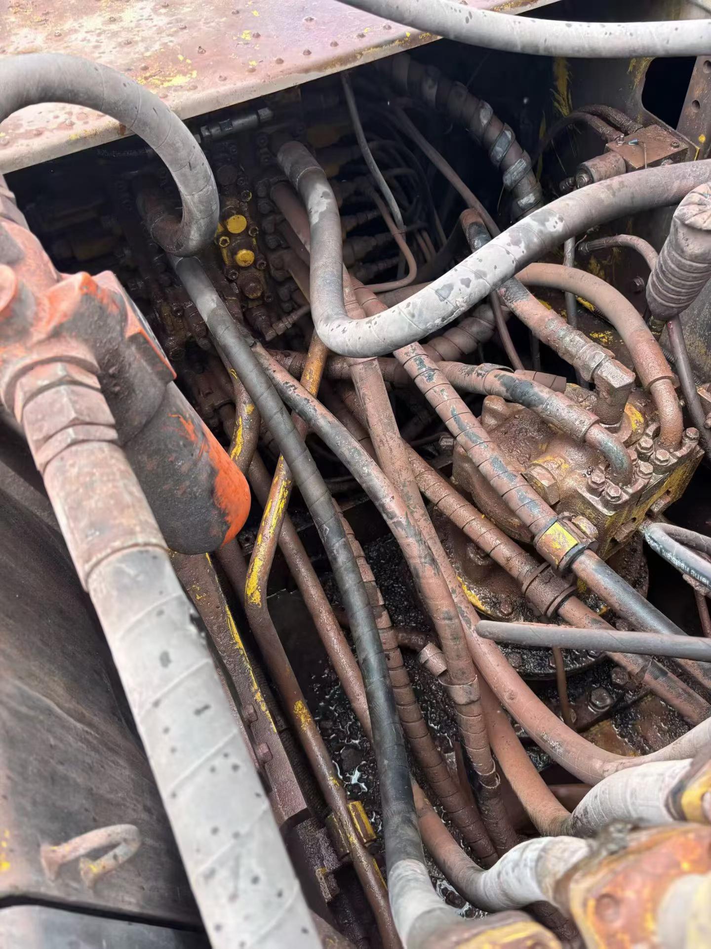 Buy Komatsu PC200-8 Used Excavator / 1