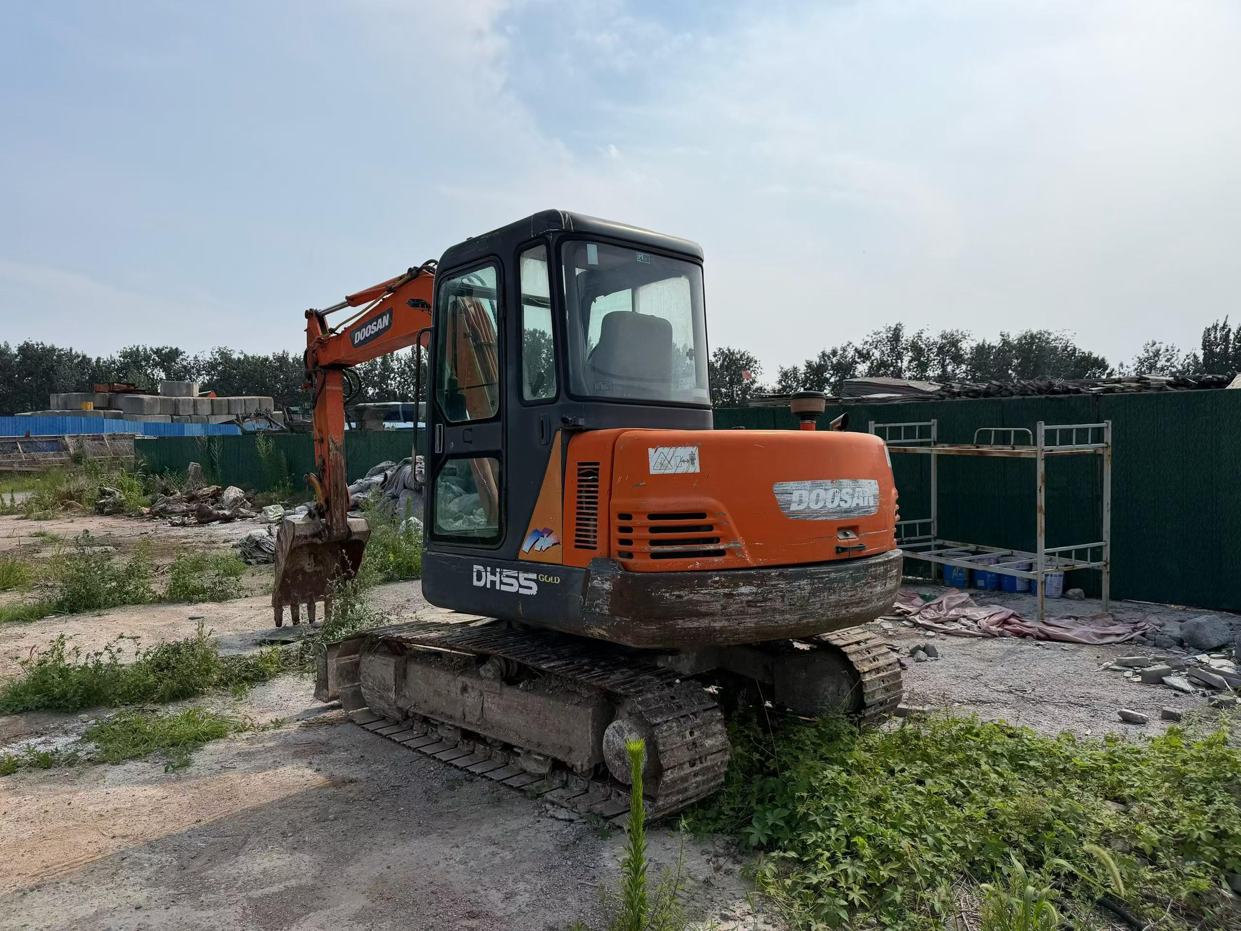 Buy Doosan DH55 Used Excavator / 1
