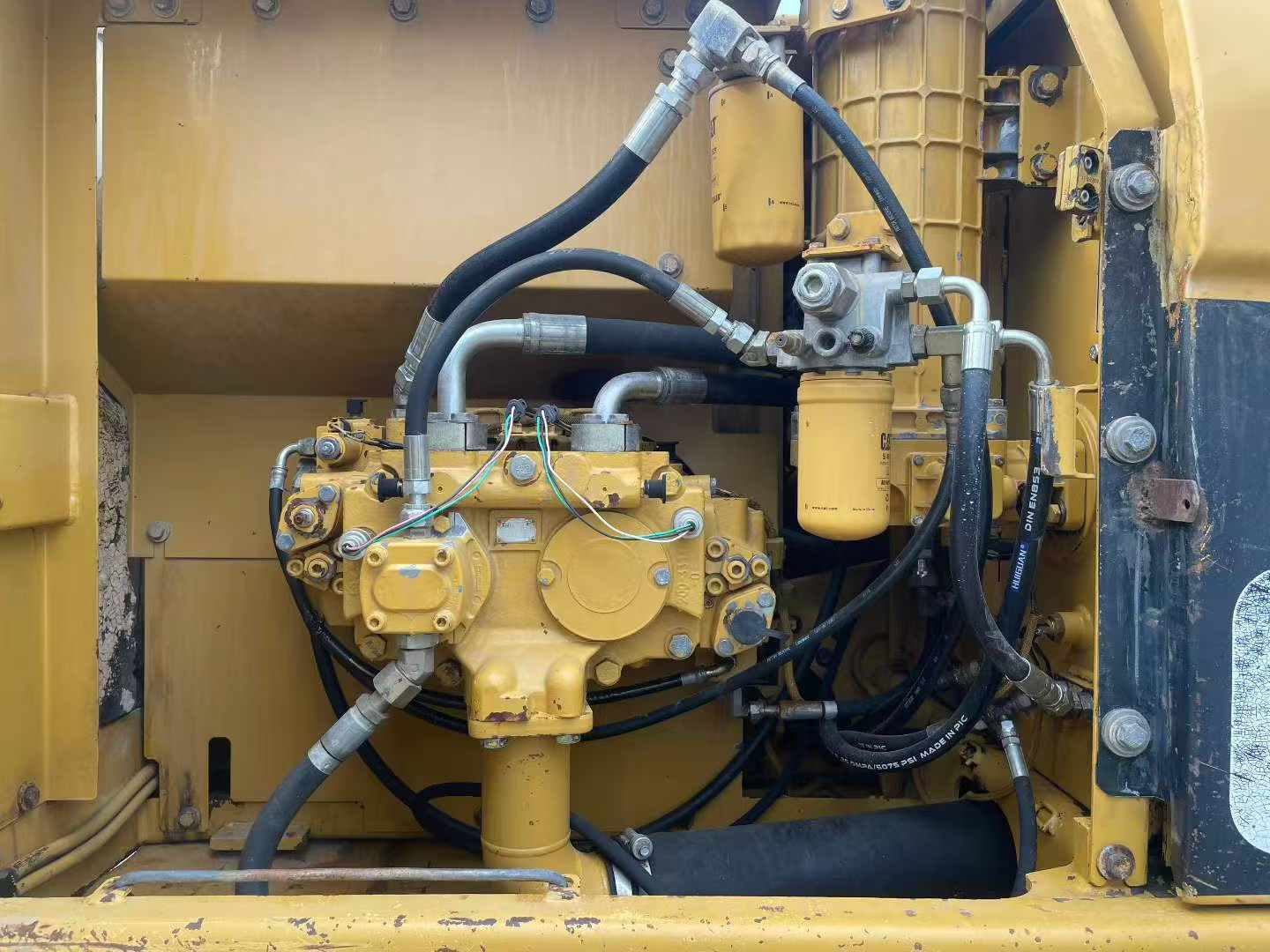 Buy Caterpillar 320D Used Excavator / 5 Buy Caterpillar 320D Used Excavator / 5