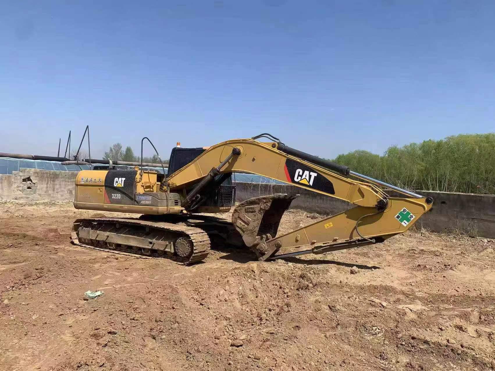 Buy Caterpillar 323D2L Used Excavator / 3 Buy Caterpillar 323D2L Used Excavator / 3