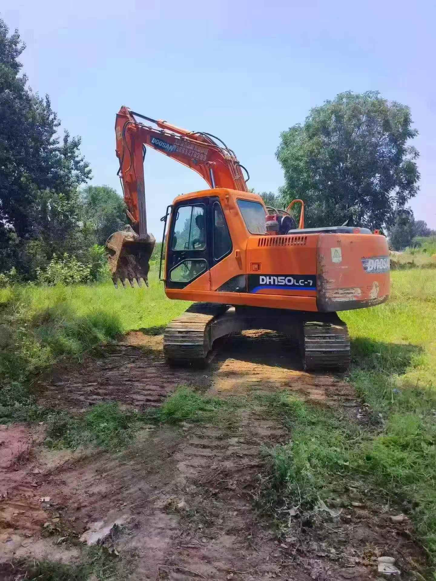 Buy Doosan DH150-7 Used Excavator / 3 Buy Doosan DH150-7 Used Excavator / 3