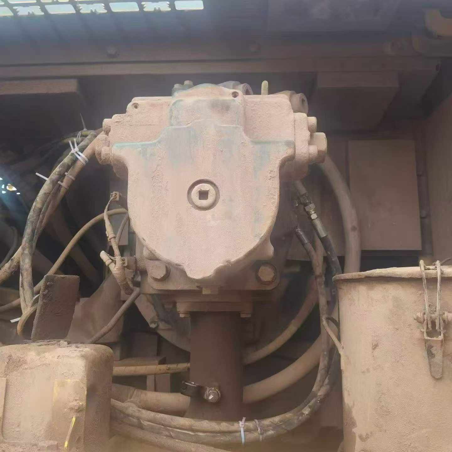 Buy Komatsu PC460LC-8 Used Excavator / 2 Buy Komatsu PC460LC-8 Used Excavator / 2