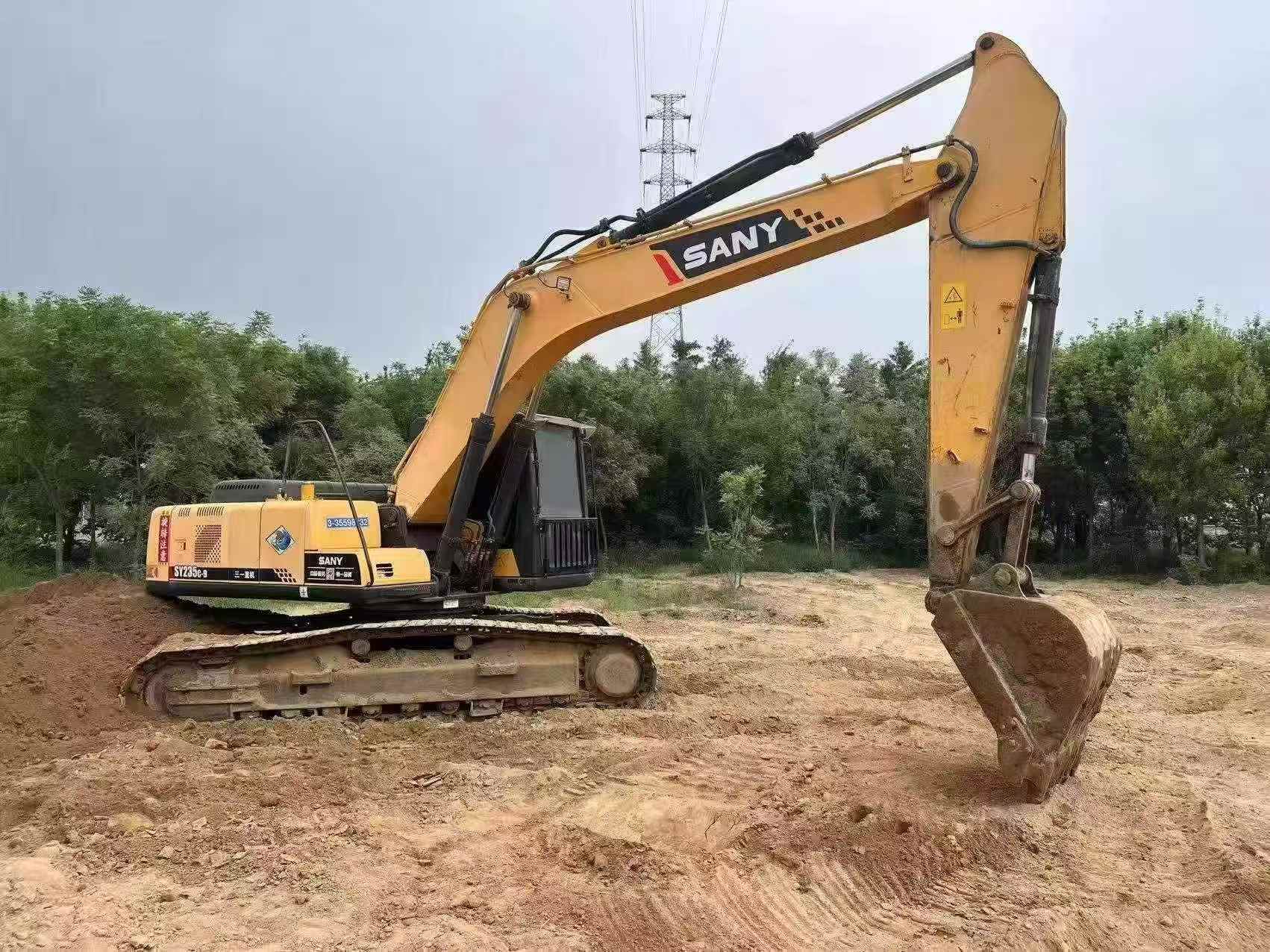 Buy Sany SY235C Used Excavator / 4 Buy Sany SY235C Used Excavator / 4