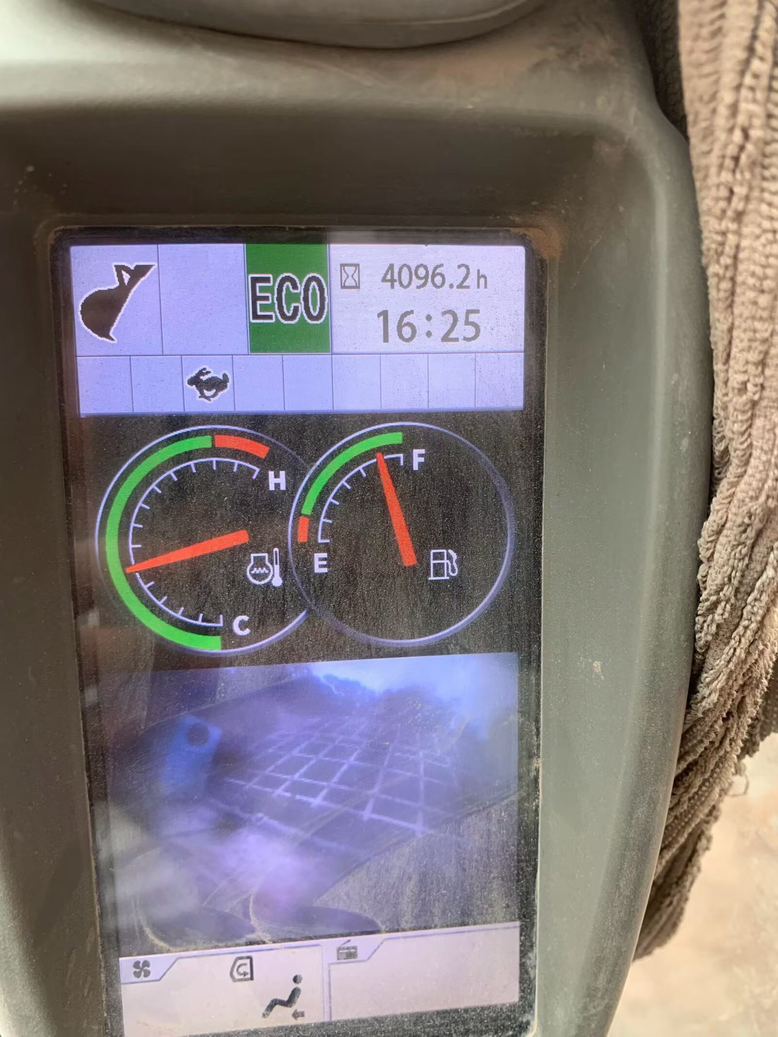 Купить Подержанный Экскаватор Hitachi EX210-5 / 8 Купить Подержанный Экскаватор Hitachi EX210-5 / 8
