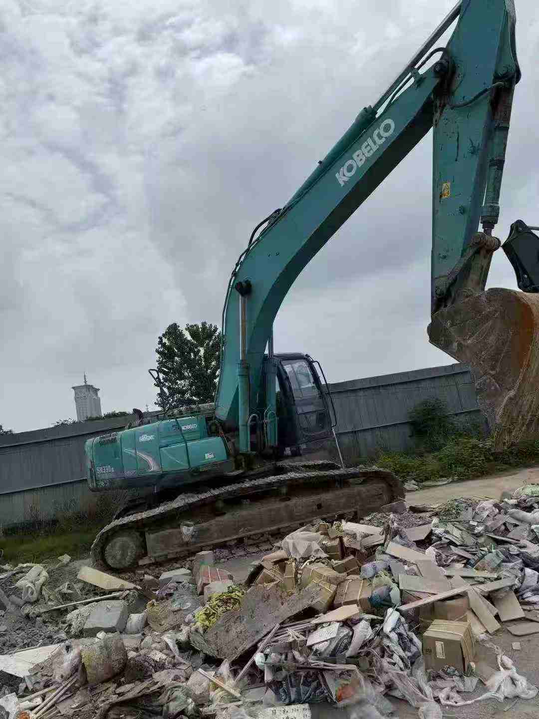 Buy Kobelco SK260 Used Excavator / 3 Buy Kobelco SK260 Used Excavator / 3