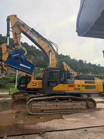 Buy XCMG XE550DK Used Excavator / 4 Buy XCMG XE550DK Used Excavator / 4