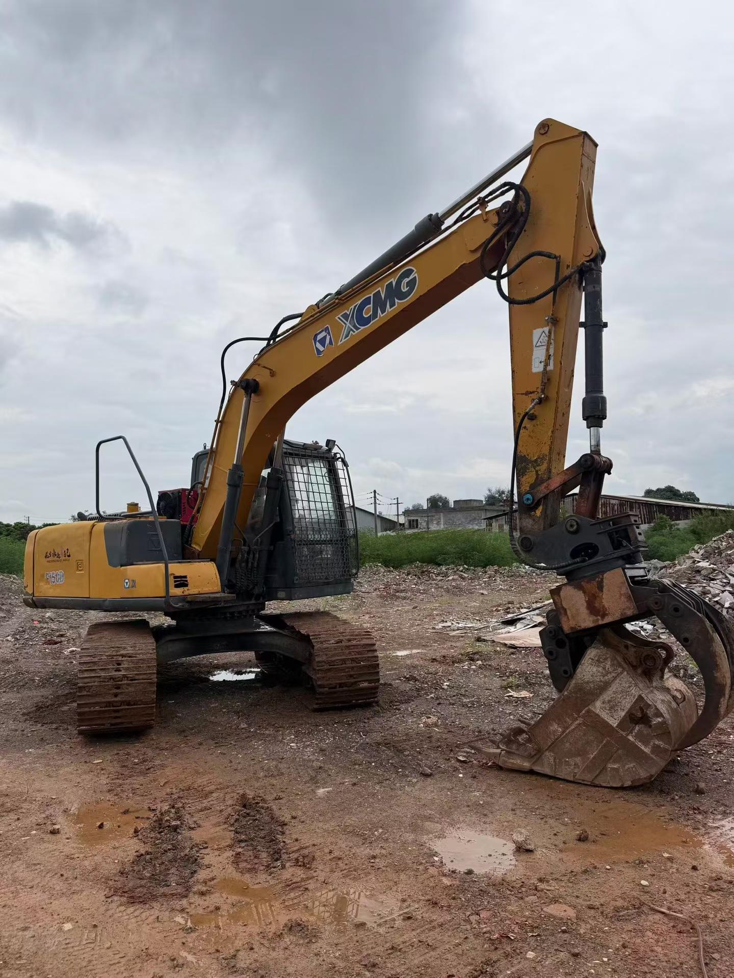 Buy XCMG XE150 Used Excavator / 3 Buy XCMG XE150 Used Excavator / 3