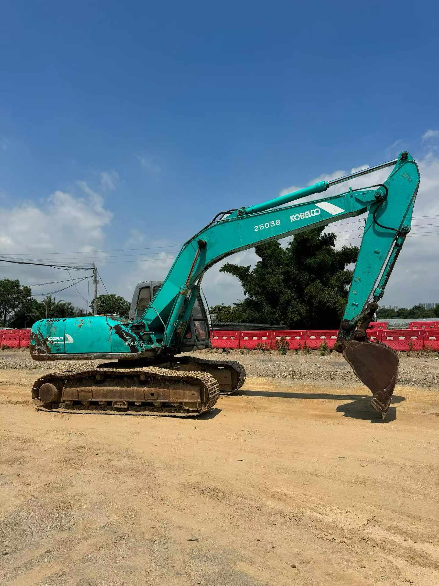 Buy Kobelco SK200-5.5 Used Excavator / 1