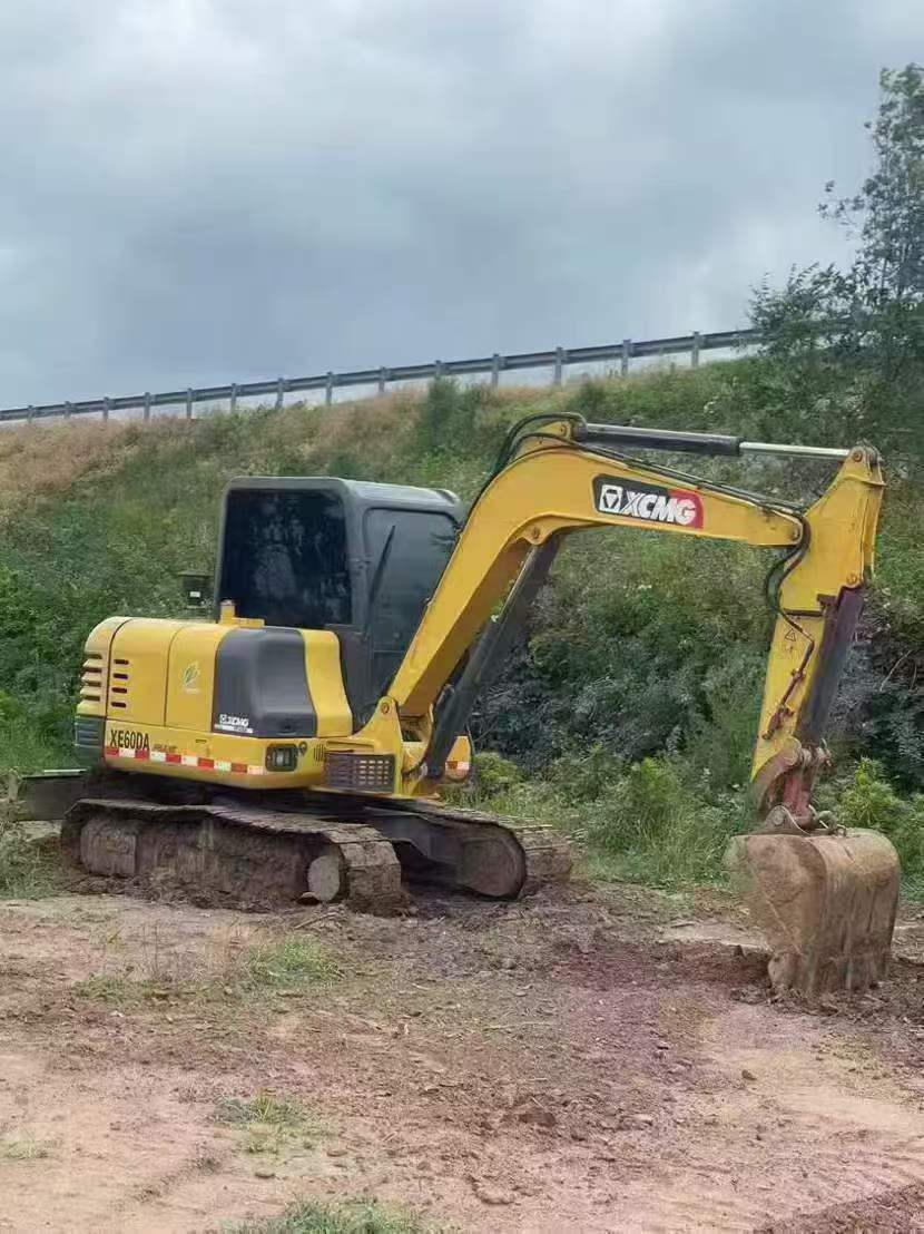 Buy XCMG XE60 Used Excavator / 1