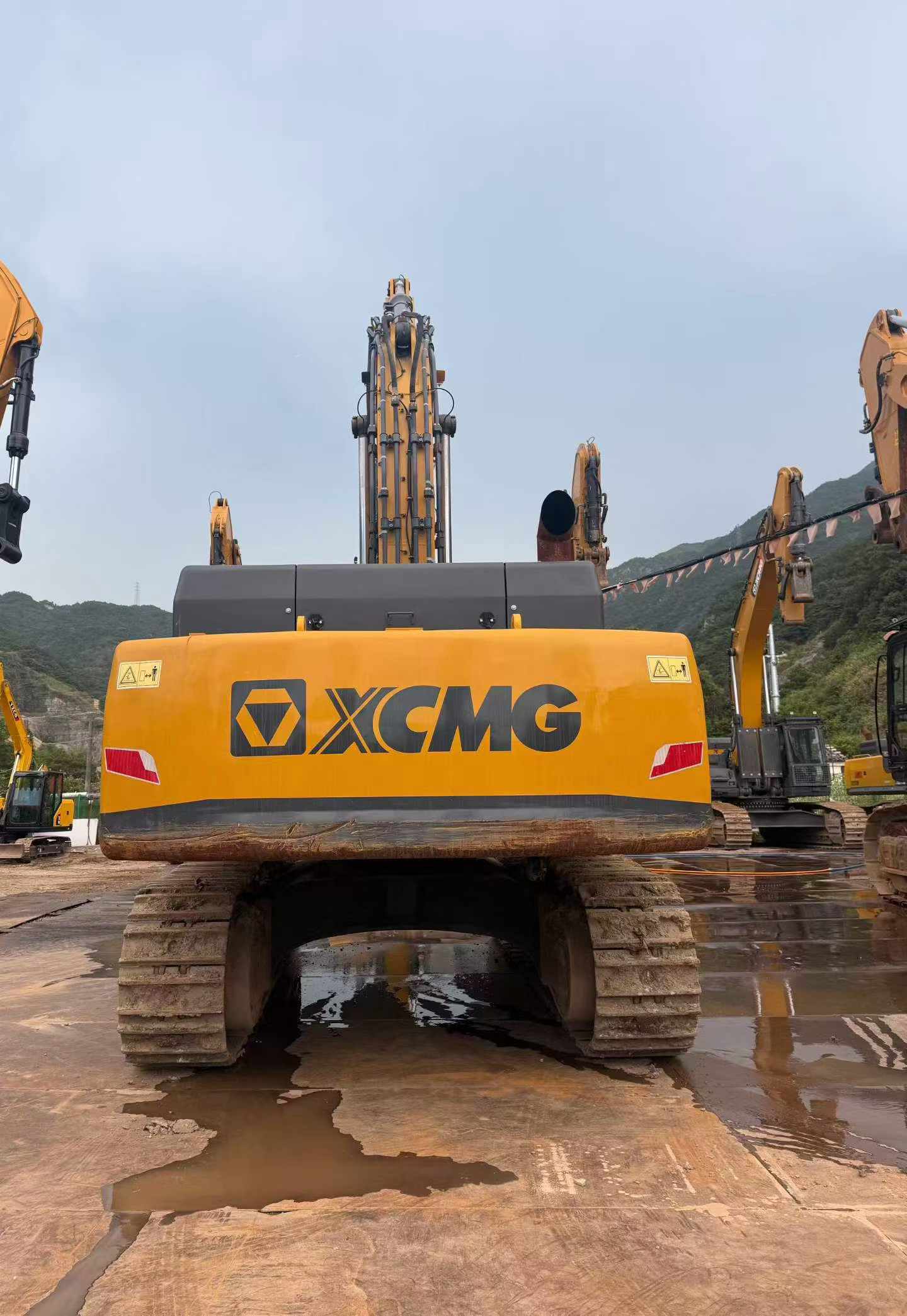 Buy XCMG XE550DK Used Excavator / 2 Buy XCMG XE550DK Used Excavator / 2
