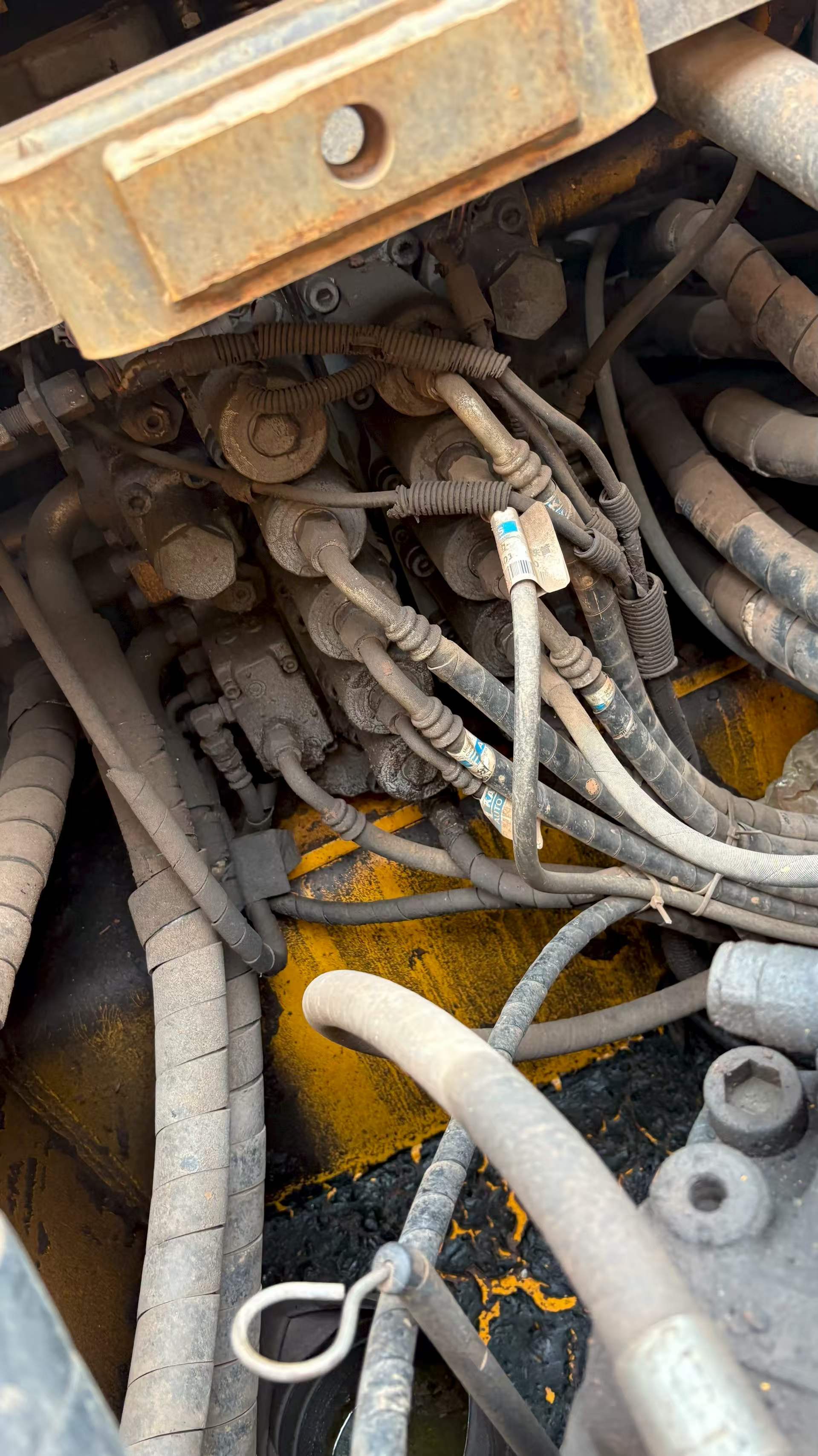 Buy Kato Used Excavator / 3 Buy Kato Used Excavator / 3