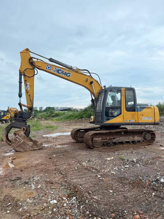 Buy XCMG XE150 Used Excavator / 1