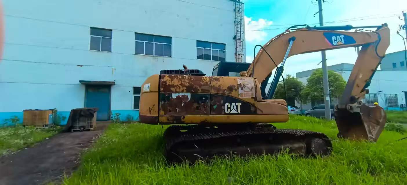 Buy Caterpillar 320D Used Excavator / 1