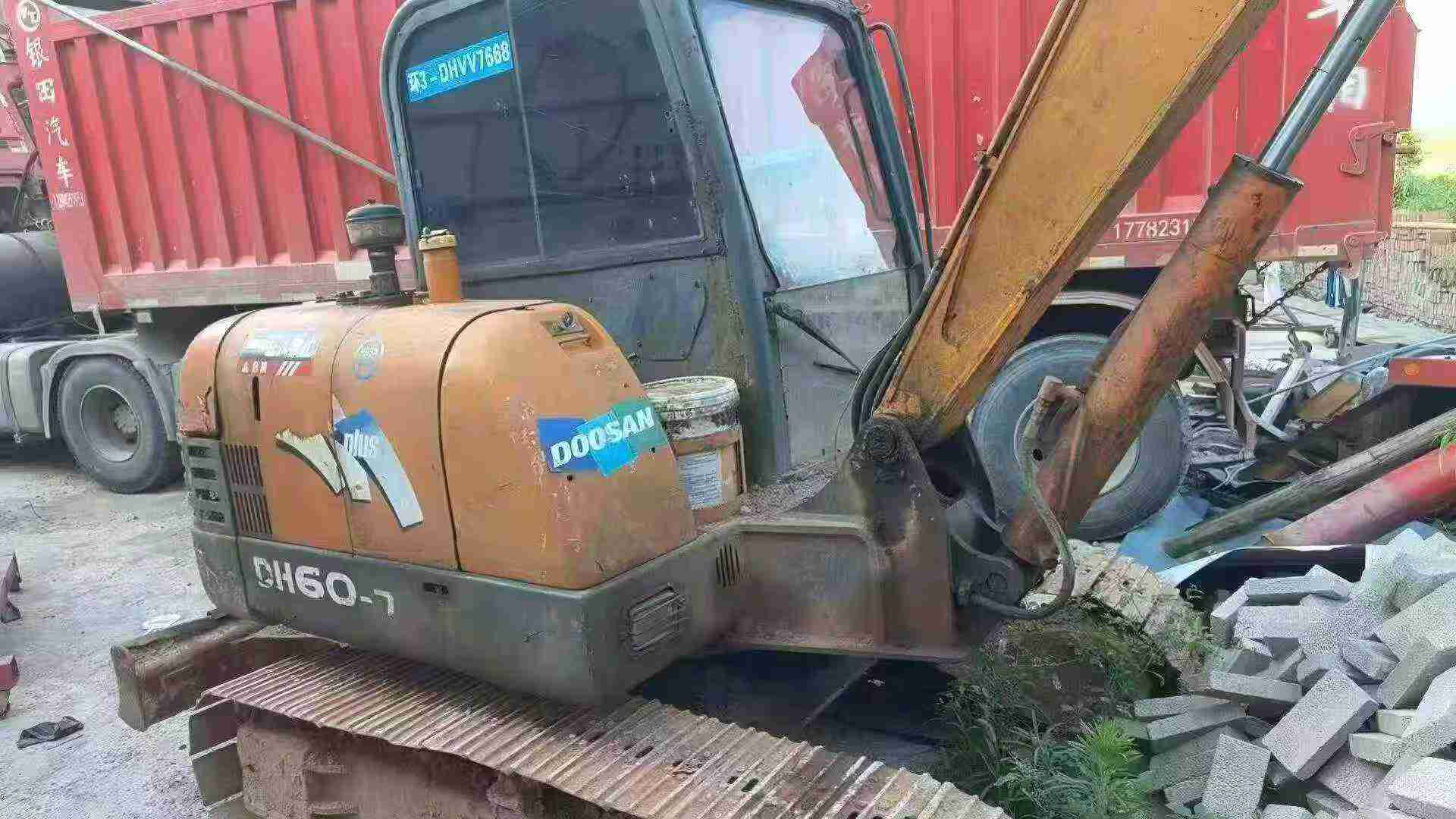 Buy Doosan DH60 Used Excavator / 2 Buy Doosan DH60 Used Excavator / 2