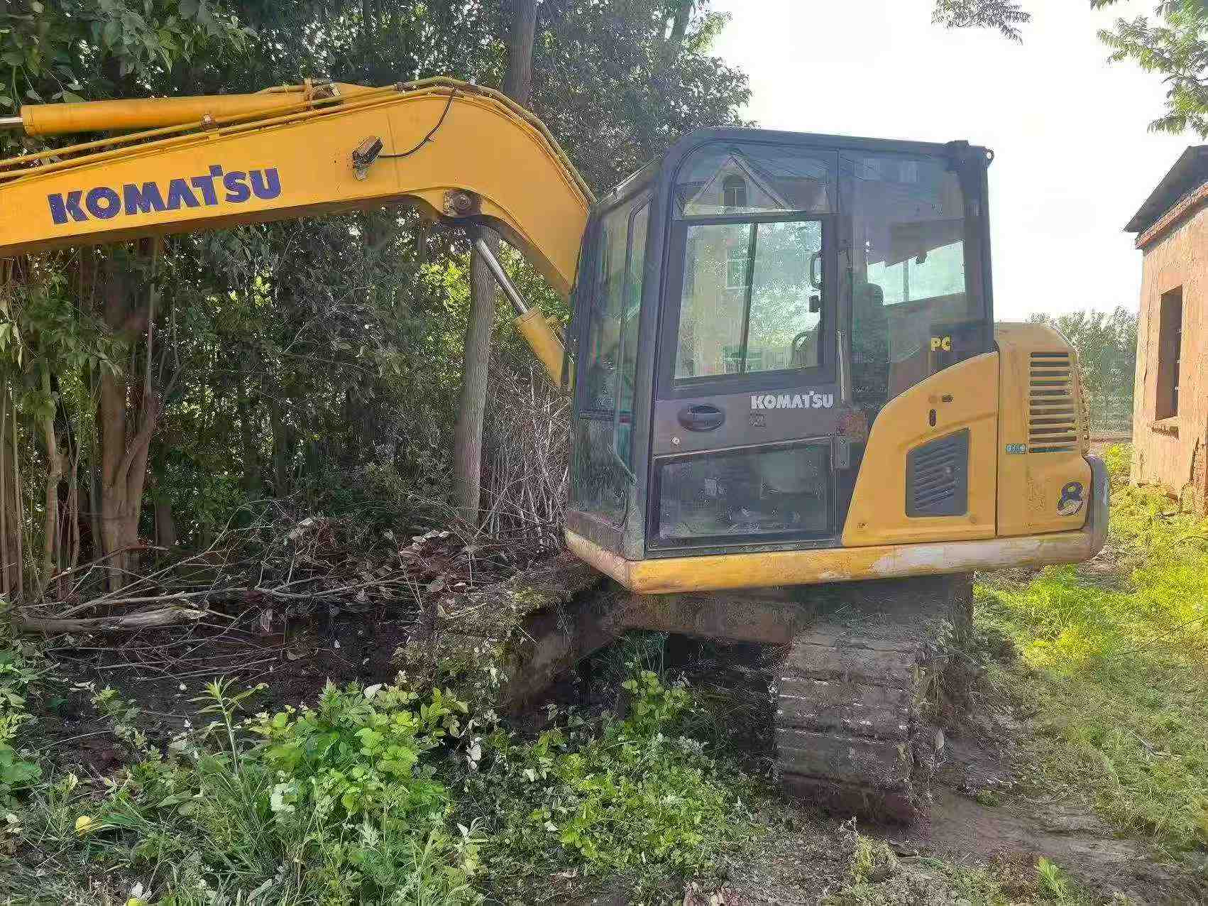 Buy Komatsu PC60 Used Excavator / 1