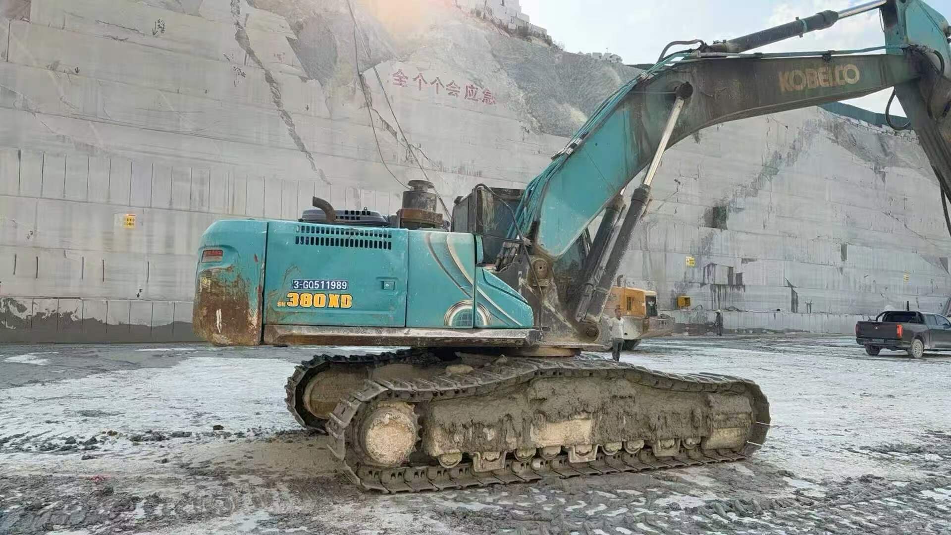 Buy Kobelco SK380D Used Excavator / 1