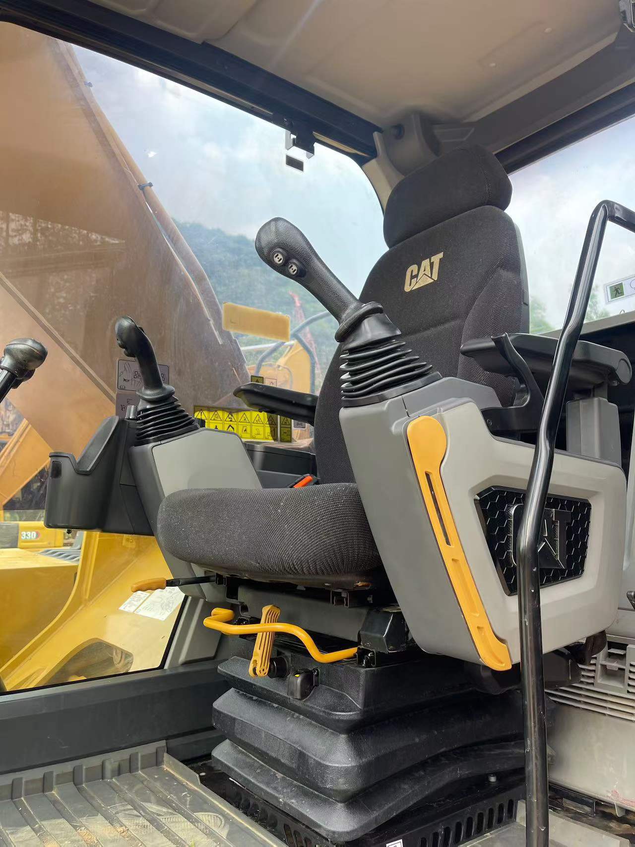 Buy Caterpillar 330B Used Excavator / 6 Buy Caterpillar 330B Used Excavator / 6