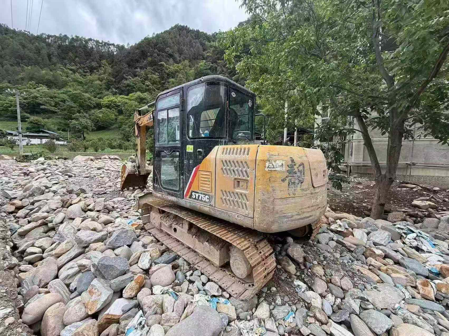 Buy Sany SY75 Used Excavator / 2