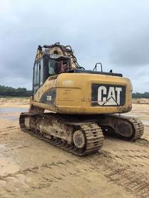 Buy Caterpillar 320D Used Excavator / 2 Buy Caterpillar 320D Used Excavator / 2