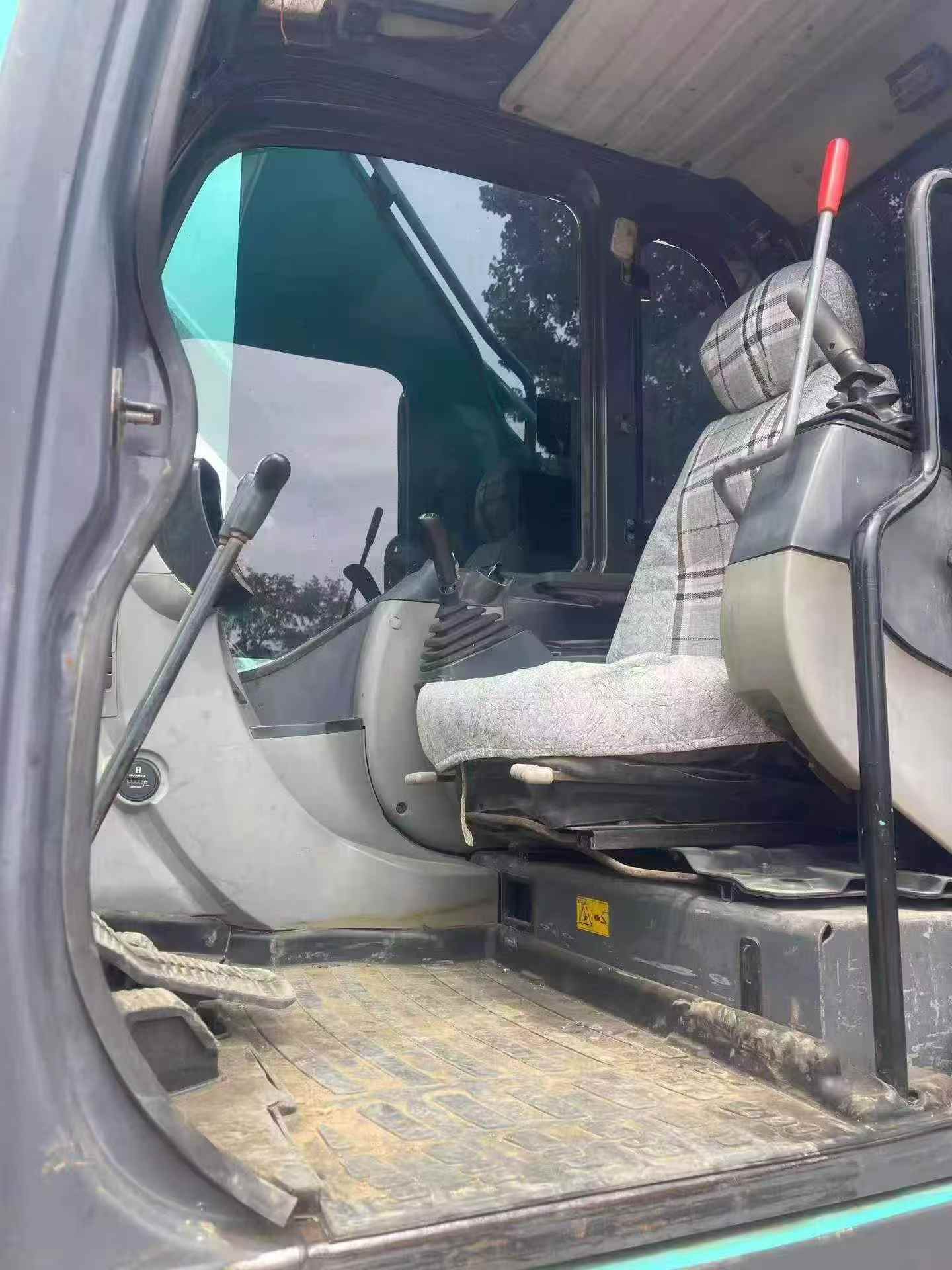 Buy Kobelco SK210 Used Excavator / 6
