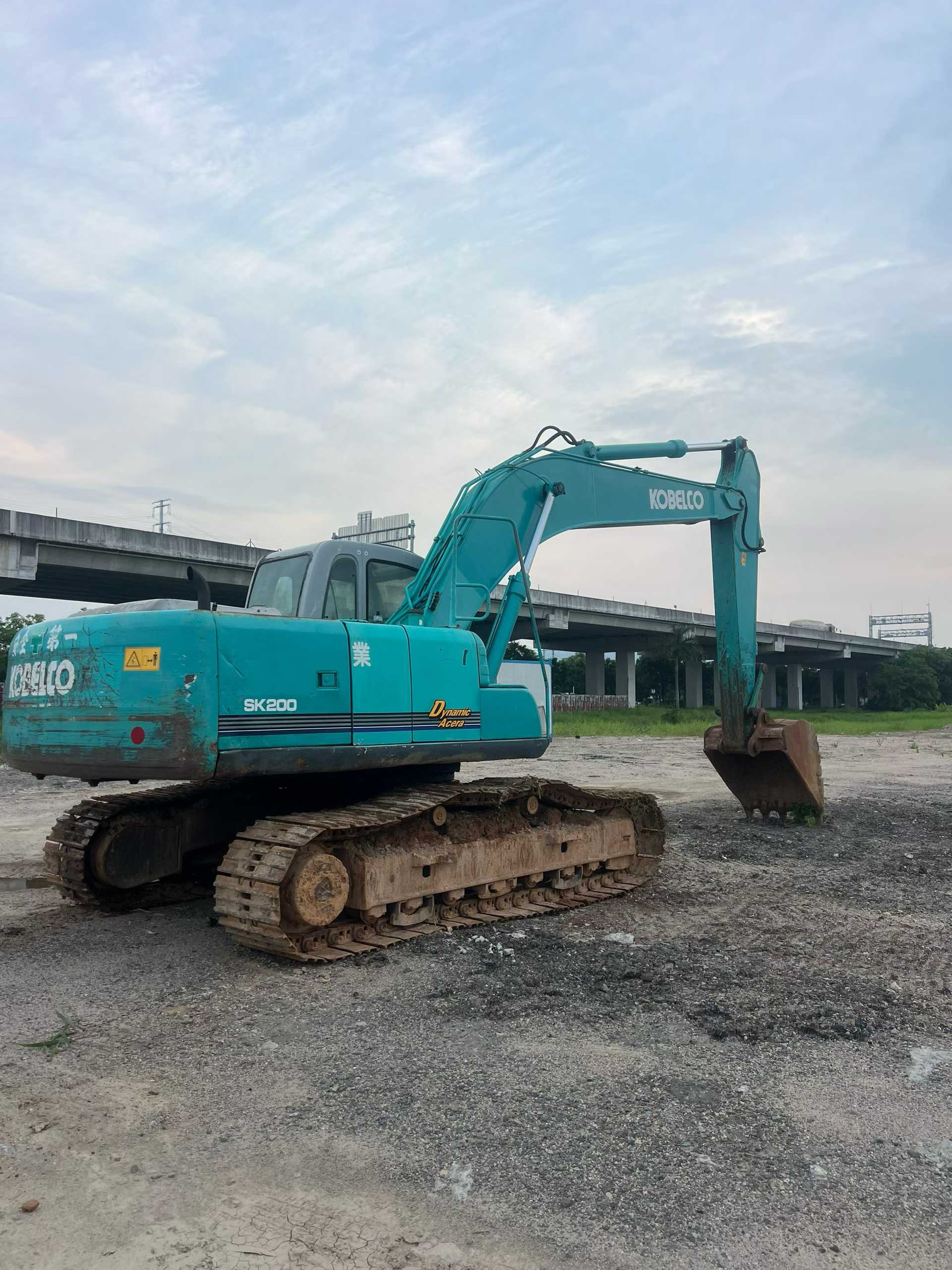 Buy Kobelco SK200-9 Used Excavator / 2 Buy Kobelco SK200-9 Used Excavator / 2