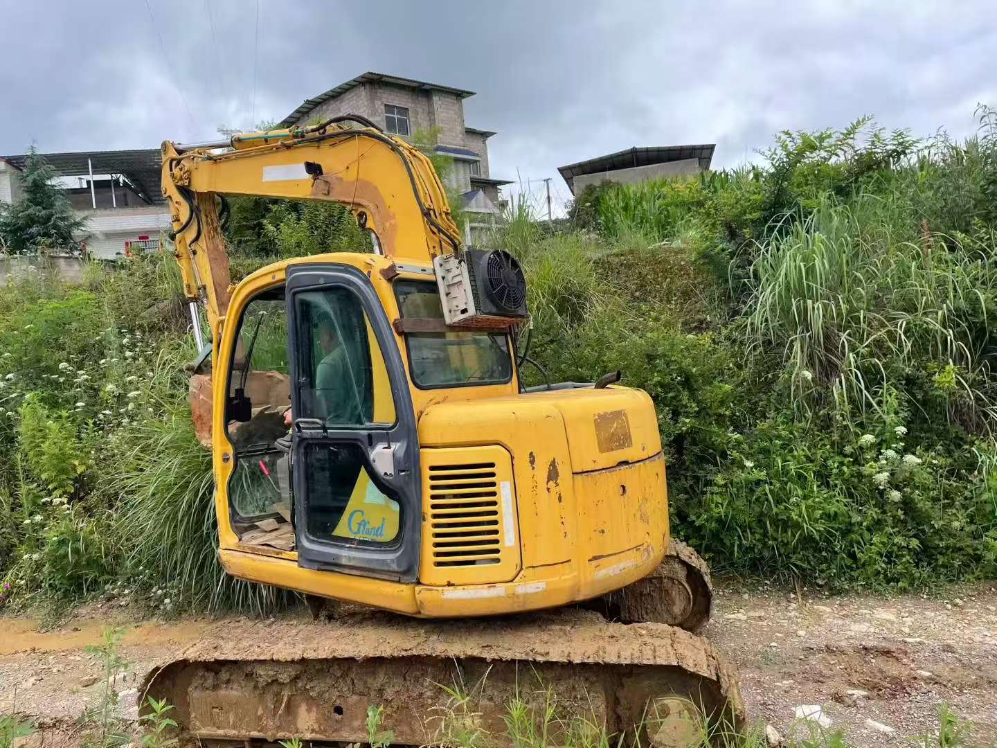 Buy Kobelco SK70SR Used Excavator / 2