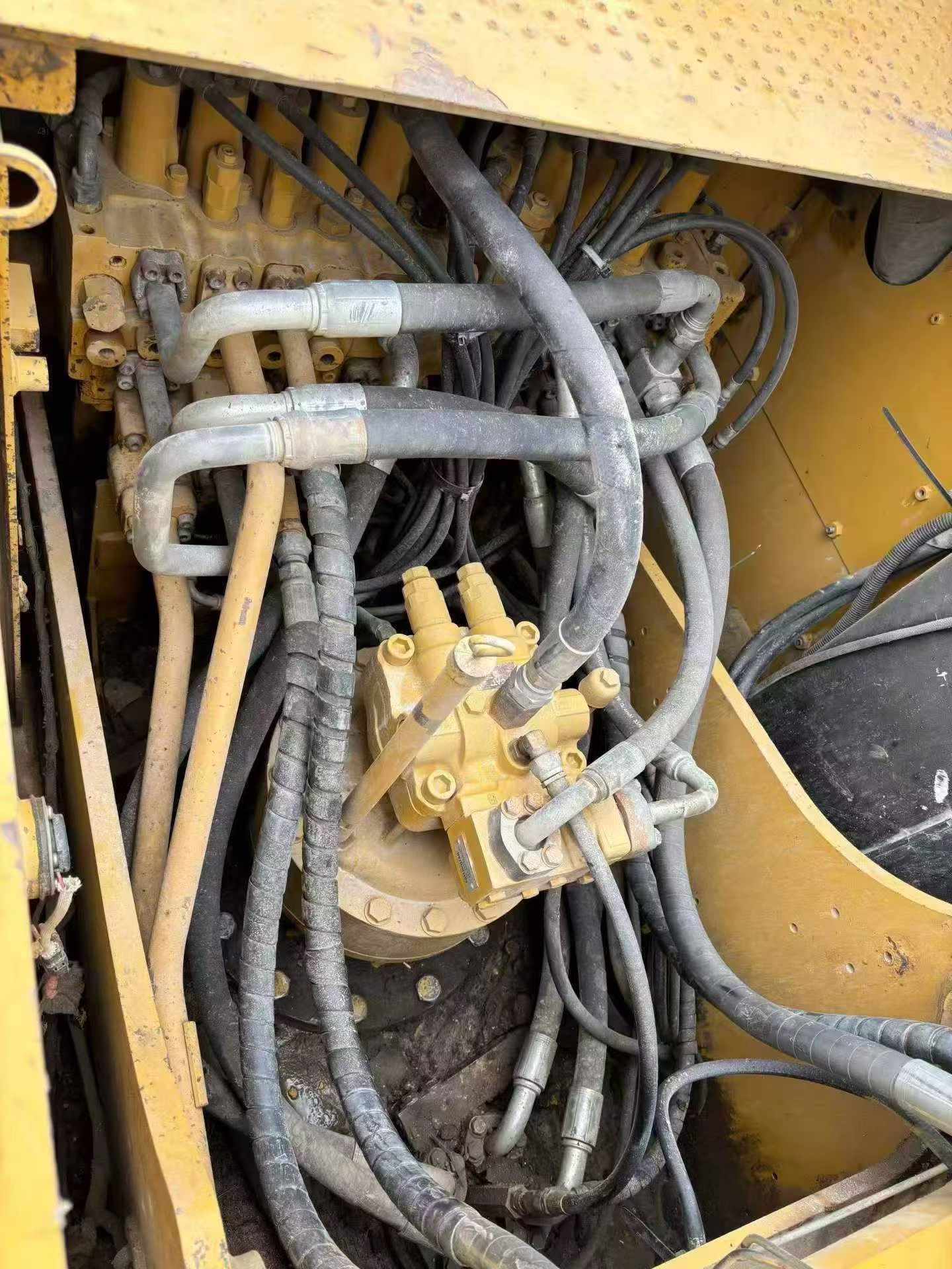 Buy Caterpillar 320D Used Excavator / 5 Buy Caterpillar 320D Used Excavator / 5