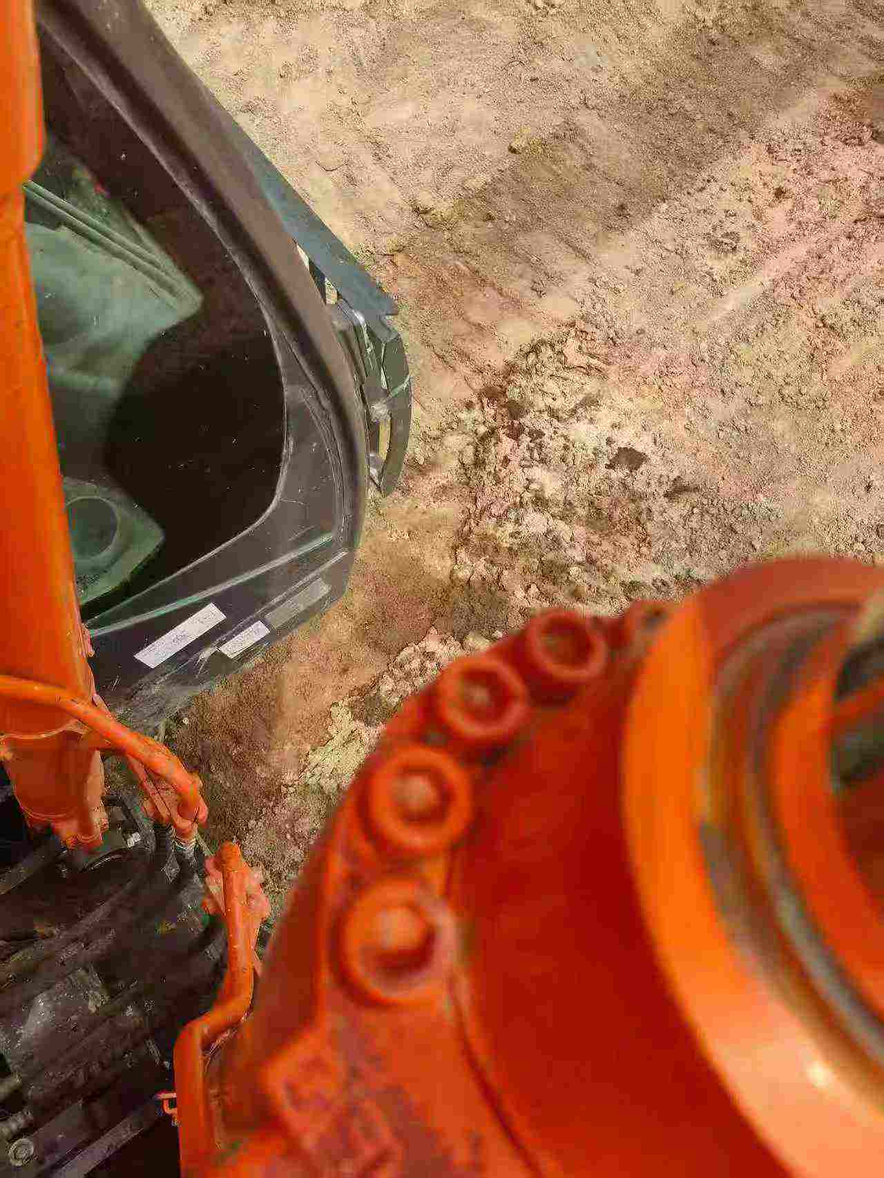 Buy Hitachi EX135UR Used Excavator / 2 Buy Hitachi EX135UR Used Excavator / 2