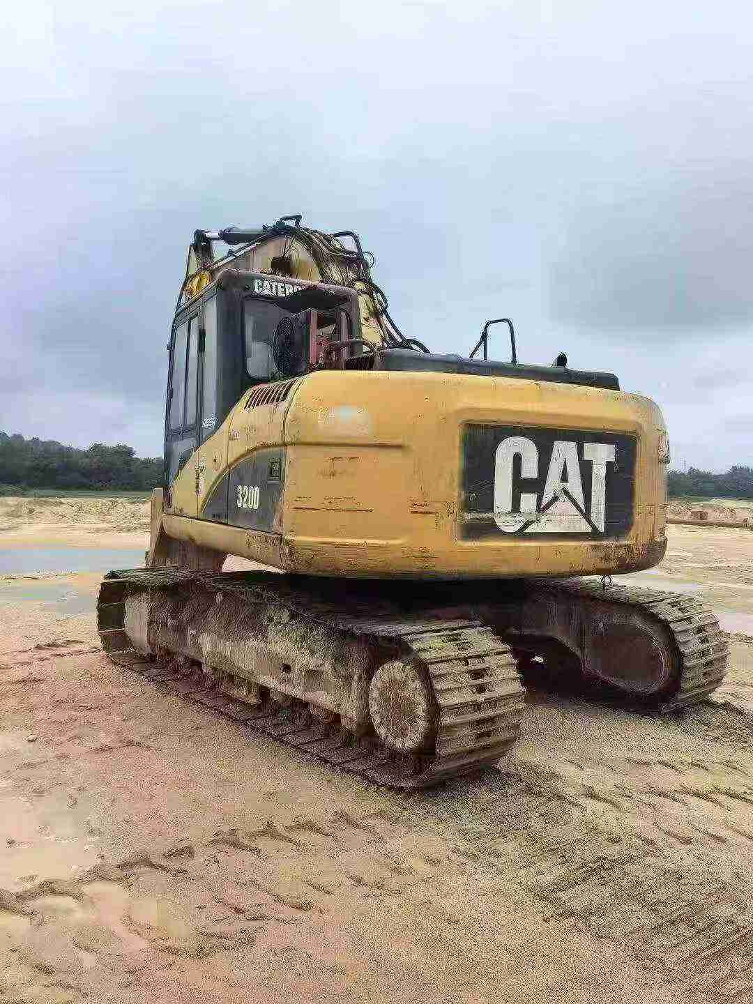 Buy Caterpillar 320D Used Excavator / 1