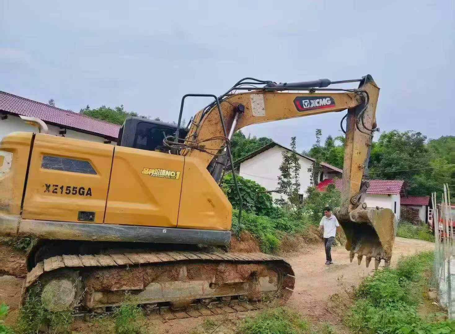 Buy XCMG XE135B Used Excavator / 4 Buy XCMG XE135B Used Excavator / 4