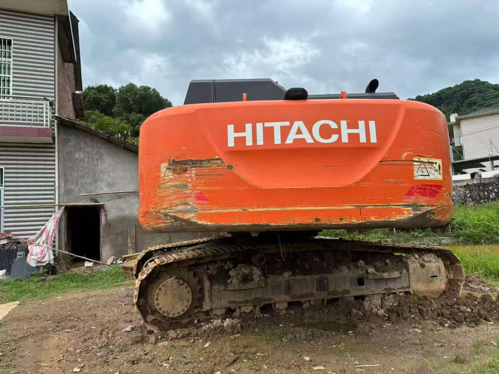 Compre Escavadeira Hitachi EX330 Usada / 2 Compre Escavadeira Hitachi EX330 Usada / 2