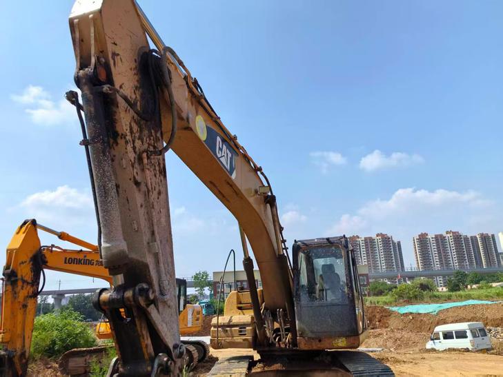 Buy Caterpillar 320D Used Excavator / 1